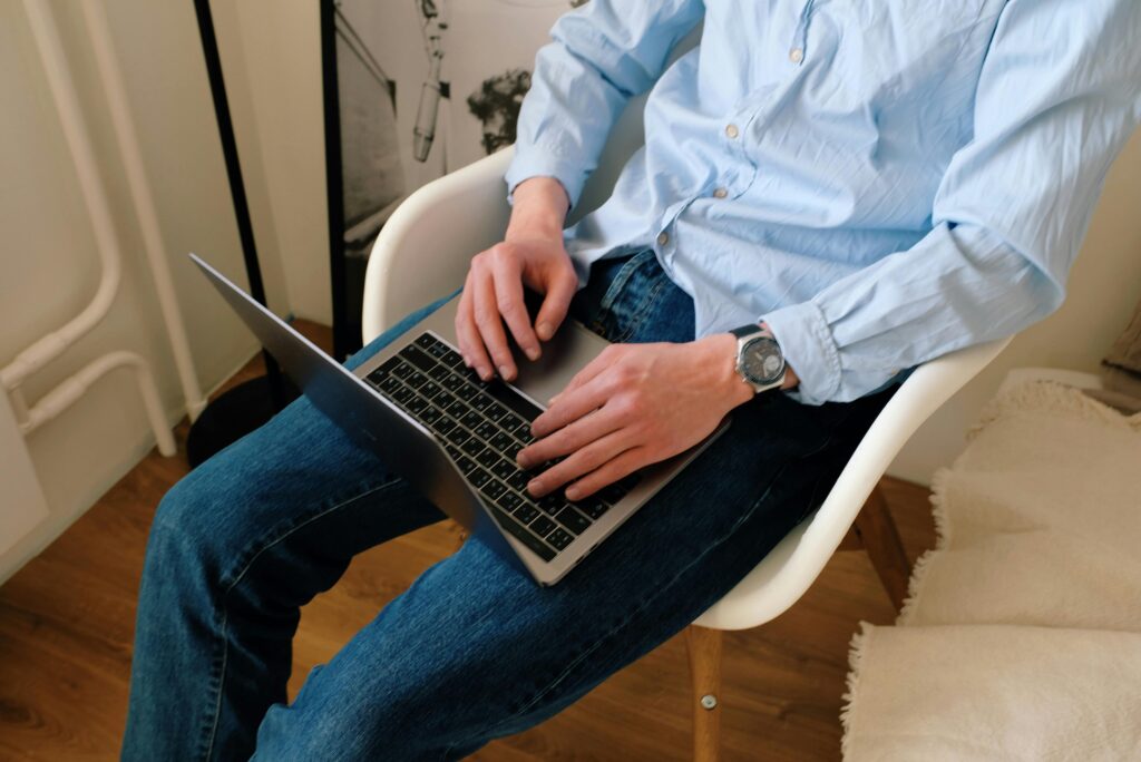 Remote worker on laptop - there are plenty of Ozarks towns for remote workers