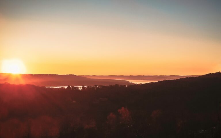Table Rock Lake in the Missouri Ozarks - the lake life is a big draw for the Ozarks retirement lifestyle